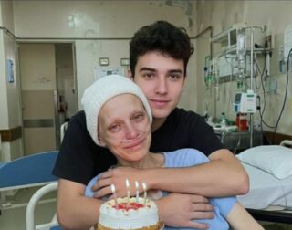 Today is my mother’s birthday. I would like you to wish her a happy birthday. 🙏🥺🩷