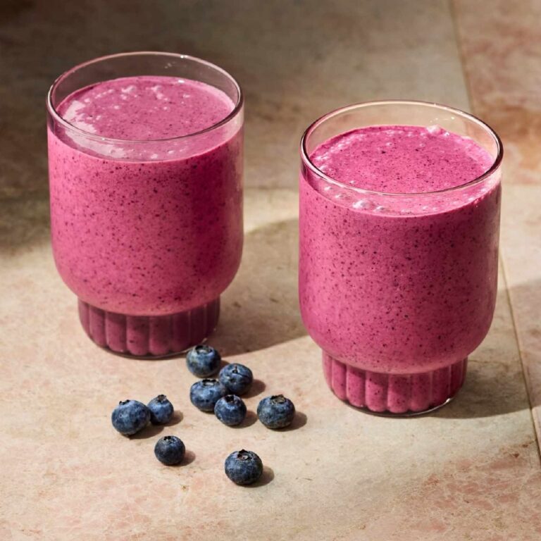 Blueberry-Peach Chia Seed Smoothie👇💬