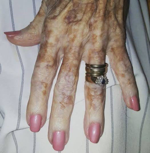 Slow Cooker Garlic Herb Linguine with Caramelized Onions