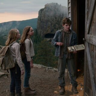 Kicked Out at 18, My Sister & I Inherited Grandpa’s Cave—It Gave Us a Home The morning I turned eighteen, the group home smelled like powdered eggs, floor cleaner, and the kind of goodbye no one ever says out loud. By noon, I had release papers in one hand and a cardboard box in the other. Inside the box was a deed to five rocky acres in Montana, a rusted iron key, and the last thing anyone said my grandfather ever left behind. Everyone told me it was worthless. Everyone told me to sell. But two days later, after a Greyhound ride, a washed-out trail, and a locked shed at the base of a mountain, my sister and I were sitting on a cold wooden floor with a letter in our hands that began with one sentence neither of us was ready to read: I did not abandon you.