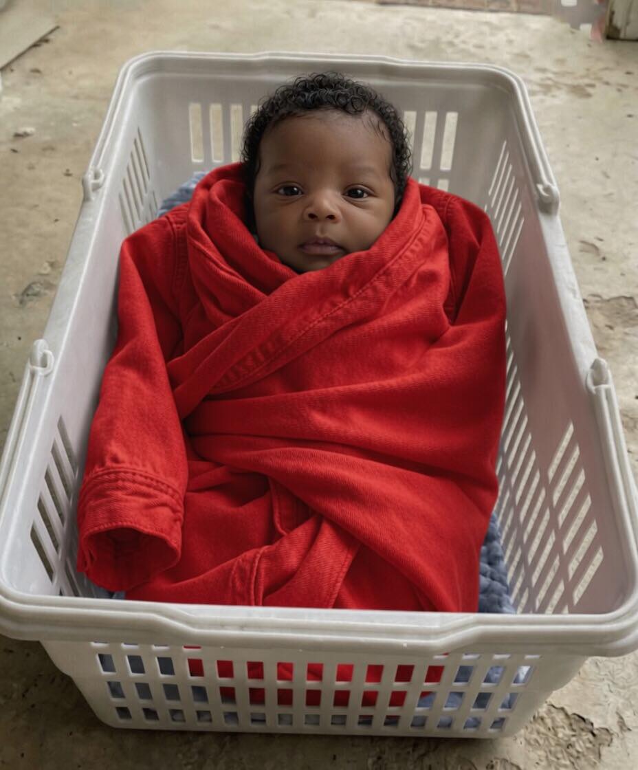 I Found a Baby Wrapped in My Missing Daughter’s Denim Jacket on My Porch – The Chilling Note I Pulled from the Pocket Made My Hands Start Shaking