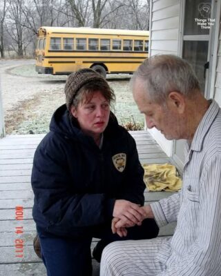The Yellow Towel Rule That Saved a Widower and Divided a Town